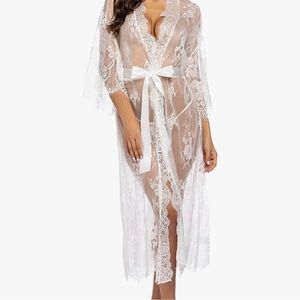 Lace robe